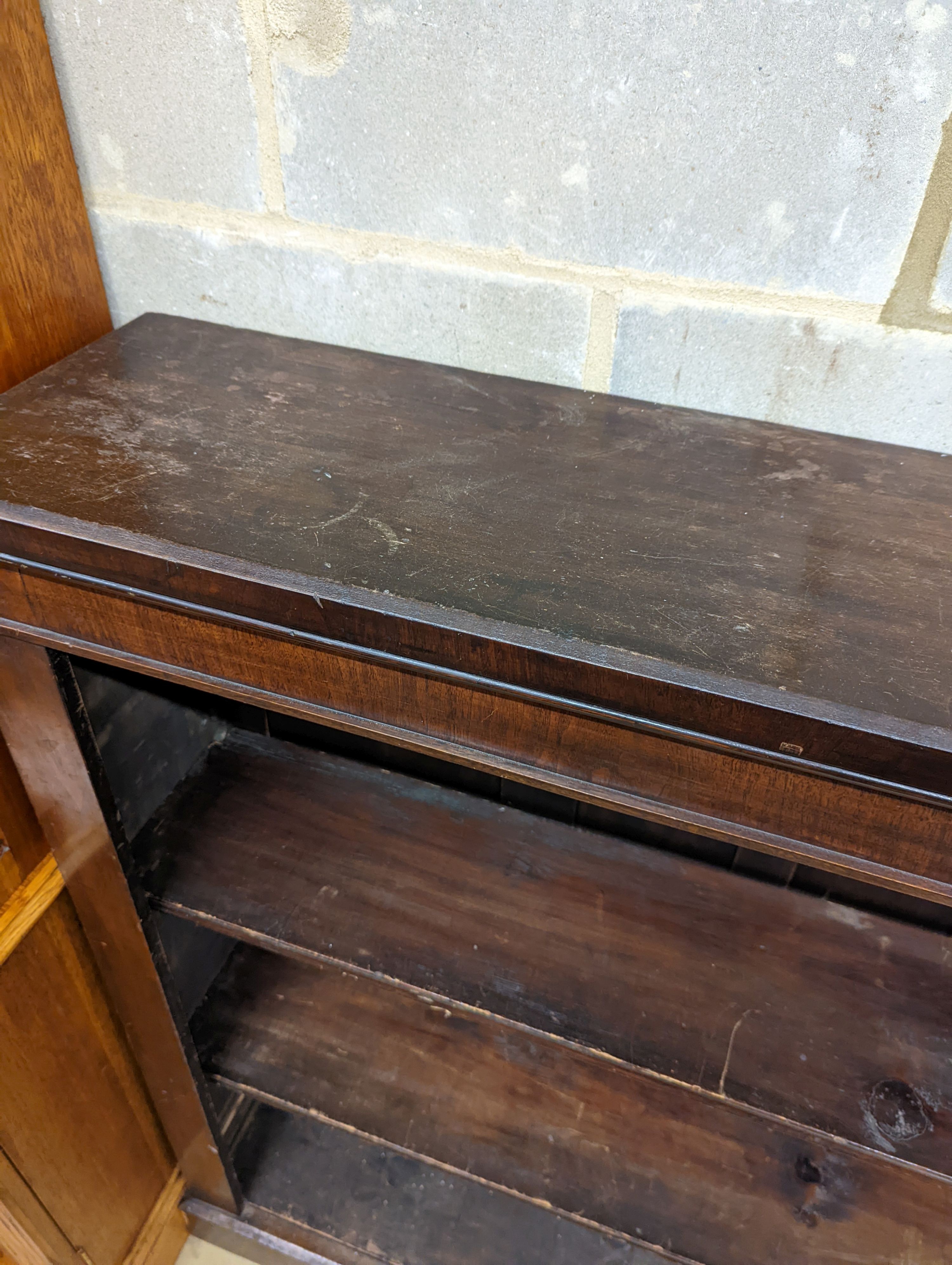 A Victorian mahogany oak open bookcase, length 122cm, depth 30cm, height 128cm